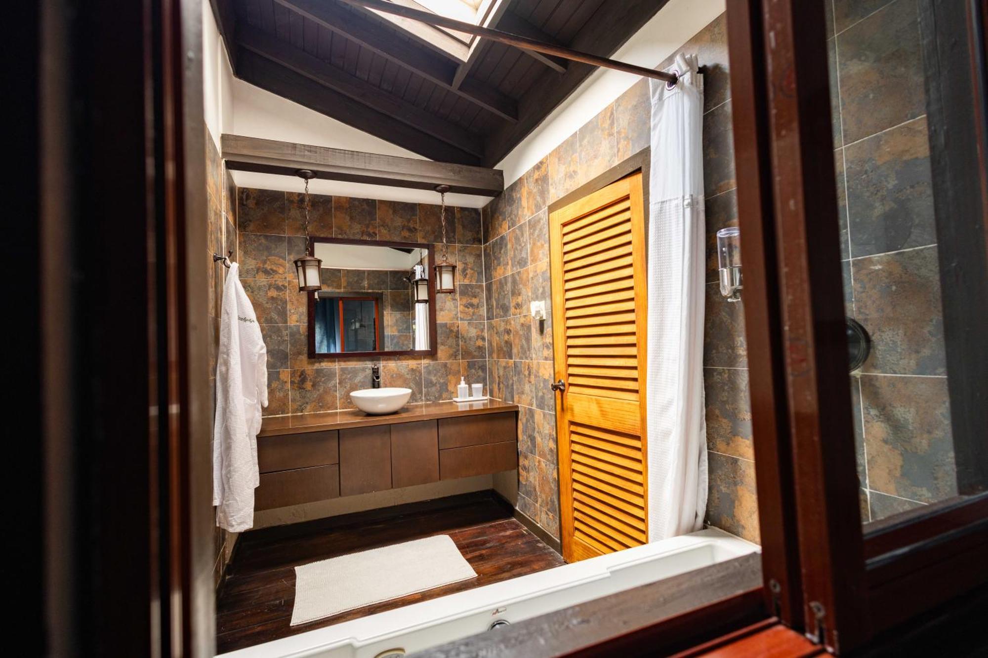 Serendipity Holistic Resort Spa Kingston Eksteriør billede