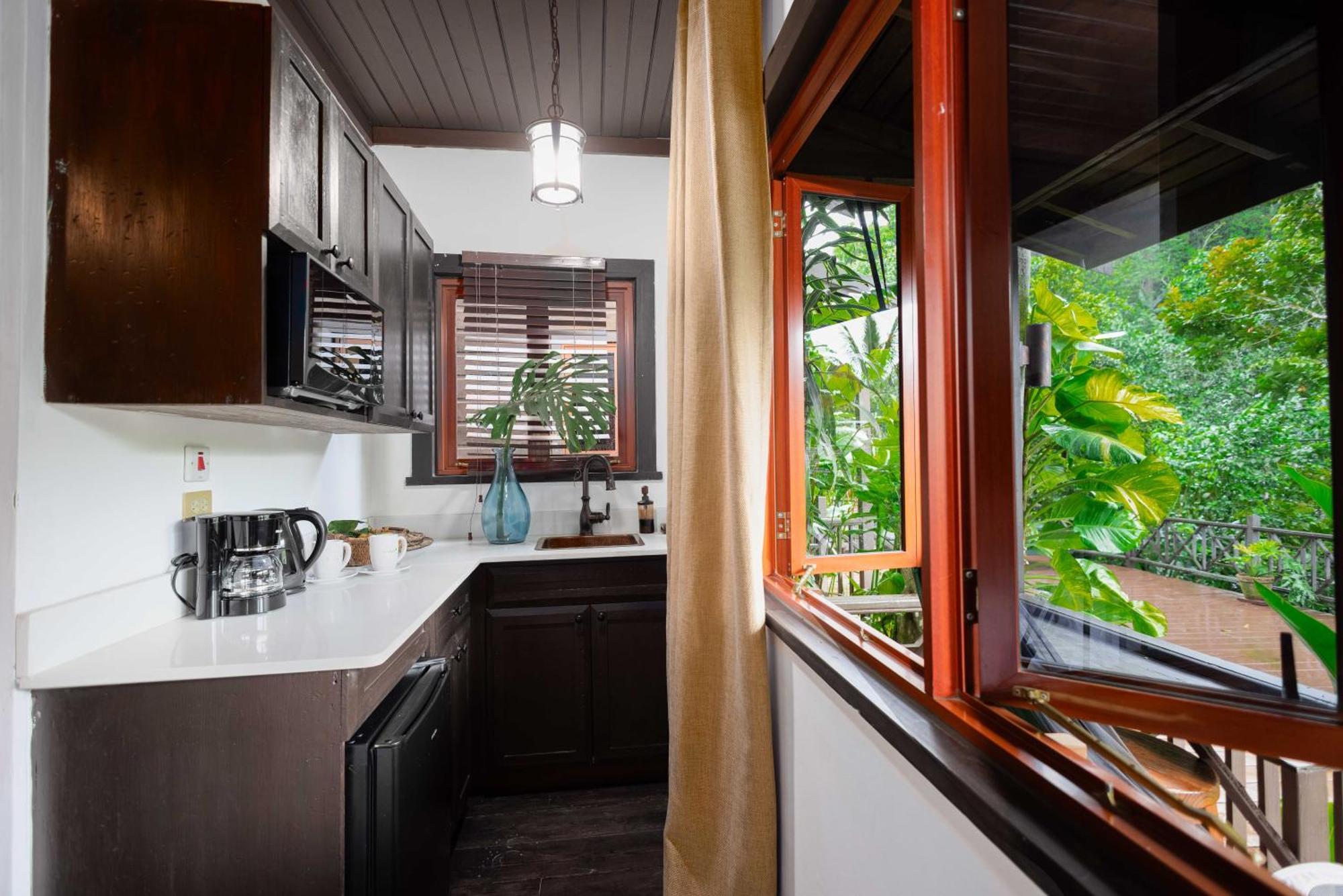 Serendipity Holistic Resort Spa Kingston Eksteriør billede