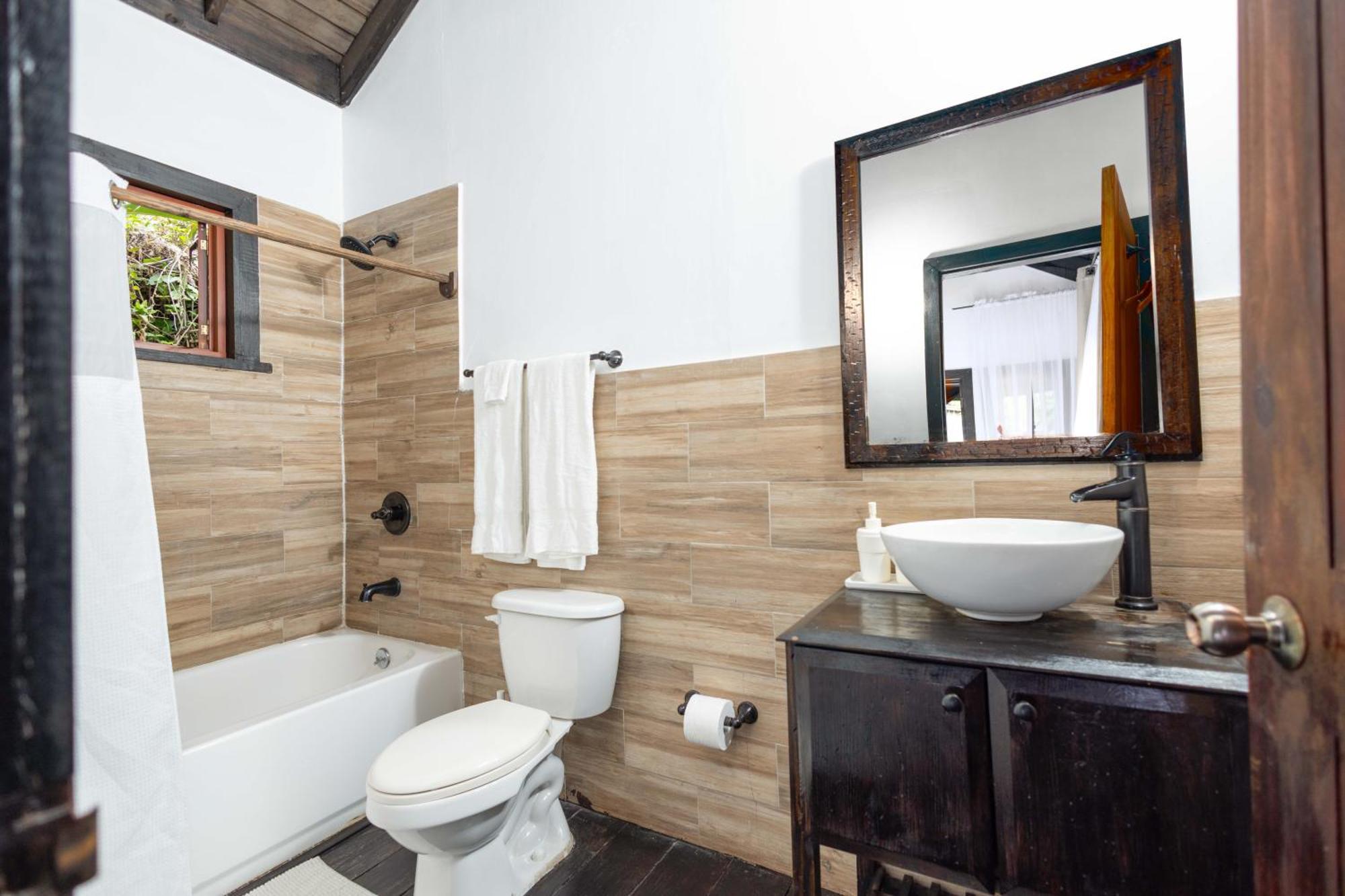 Serendipity Holistic Resort Spa Kingston Eksteriør billede